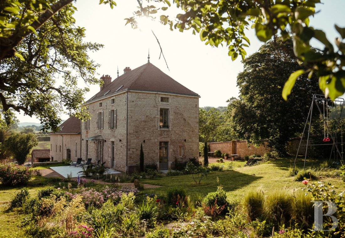 En Saône-et-Loire, dans le village de Lancharre, deux maisons du 17e siècle dans un domaine dédié à la villégiature - photo  n°28